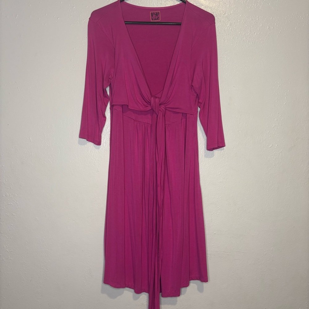 Magenta Maternity & Nursing Pink Wrap Dress Pip & Vine Size Medium‎ Pregnant